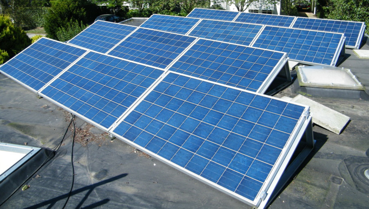 Mijn praktijkervaring: deze zonnepanelen doen het tot nu toe beter dan beloofd. Beeld 