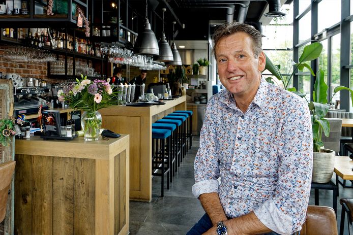 Thieu van Berkel ging zelf in gesprek met jongeren die vernielingen aanrichtten in zijn zaak.
