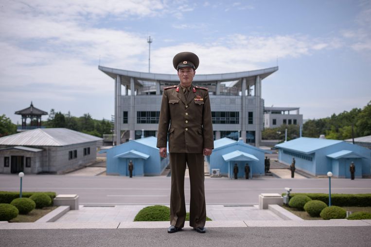 Een militair op Noord-Koreaans grensgebied. Beeld AFP