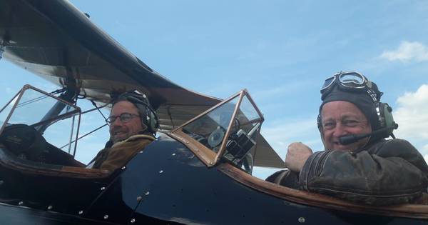 Historisch vliegtuigje van Seppe naar Schiphol 100 jaar na eerste commerciële vlucht KLM - BN DeStem