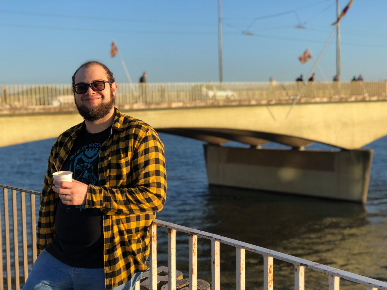 Dr.  Pedro Bernardinelli, one of the discoverers of comet 2014 un271 Image Github