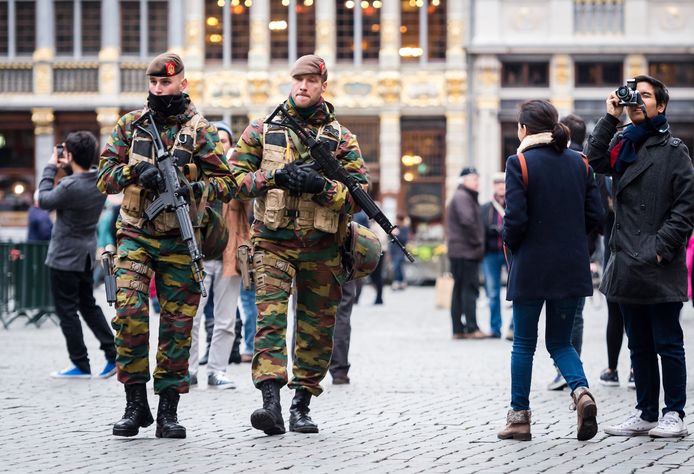 Nieuwe bottines voor alle Belgische militairen Binnenland hln.be