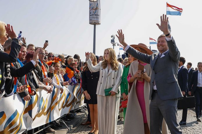 Nederland viert vandaag Koningsdag zoals vanouds.