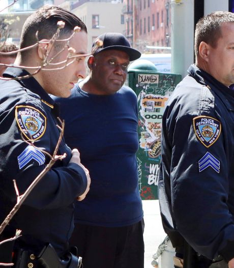 Vermeende metroschutter (62) New York vast na tips, beschuldigd van terroristische aanval OV