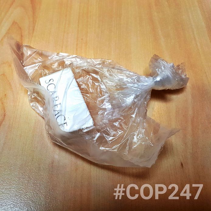 De meester heeft om de drugs een boterhamzakje gestopt en het aan de politie gegeven.