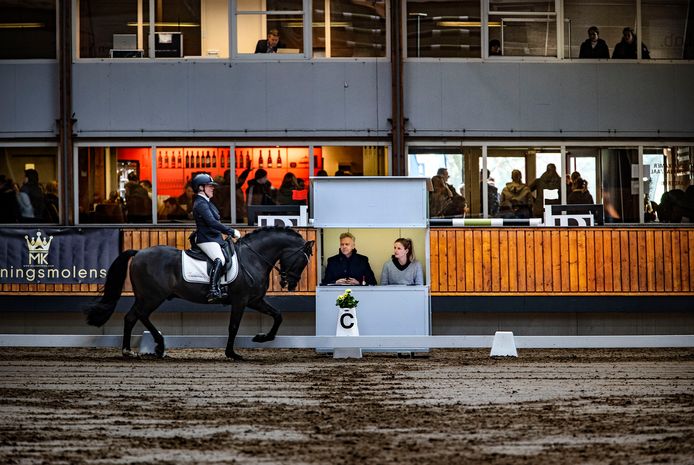 De eerste wedstrijd sinds de overname van het Hippisch Centrum door de Deurnese familie van der Eijnden.