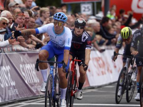 Recordhouder Dylan Groenewegen wint Veenendaal-Veenendaal voor vijfde keer, succes Jumbo-Visma in Frankrijk
