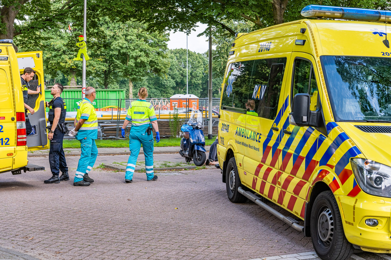 Twee gewonden bij ongeval met scooters in Tilburg.