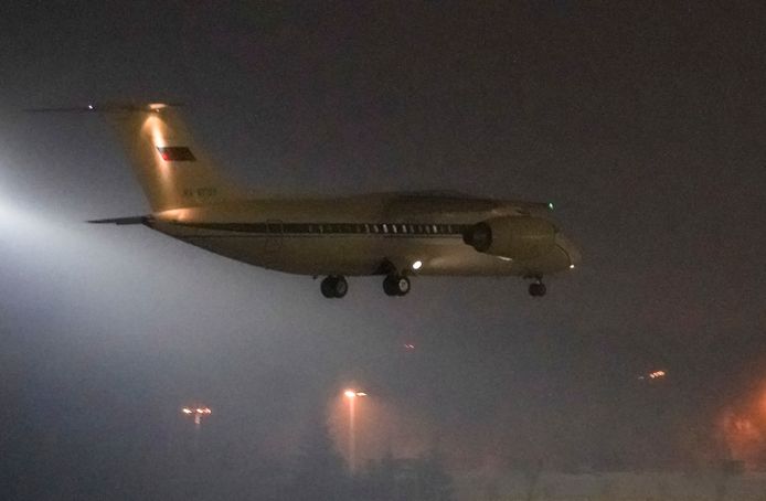 Een Antonov An-148 landt op het Vnukovo International Airport in Moskou. Naar verluidt zat Bout aan boord van dit toestel.