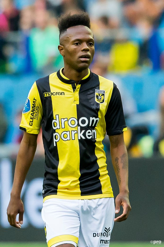 Serero meldt zich met blessure bij Zuid-Afrika | Vitesse | gelderlander.nl