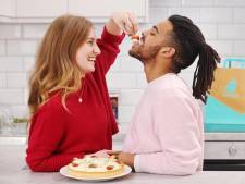 Cette sexologue démystifie les aphrodisiaques et révèle comment pimenter autrement son repas de Saint-Valentin
