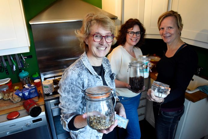 Jolanda Zwetsloot, Simone Veltkamp en Kirsty Mulder zijn met elkaar Zero Waste Woerden begonnen.