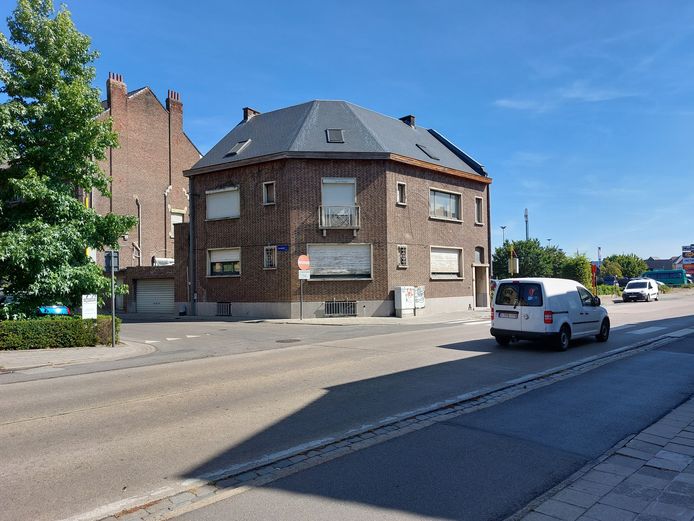 Het kruispunt van de Nekkerspoelstraat met de Zonnestraat wordt veiliger gemaakt.