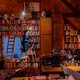 ‘Ik was als kind al verslingerd aan de openbare bibliotheek’: de boekenkast van Gerda Dendooven