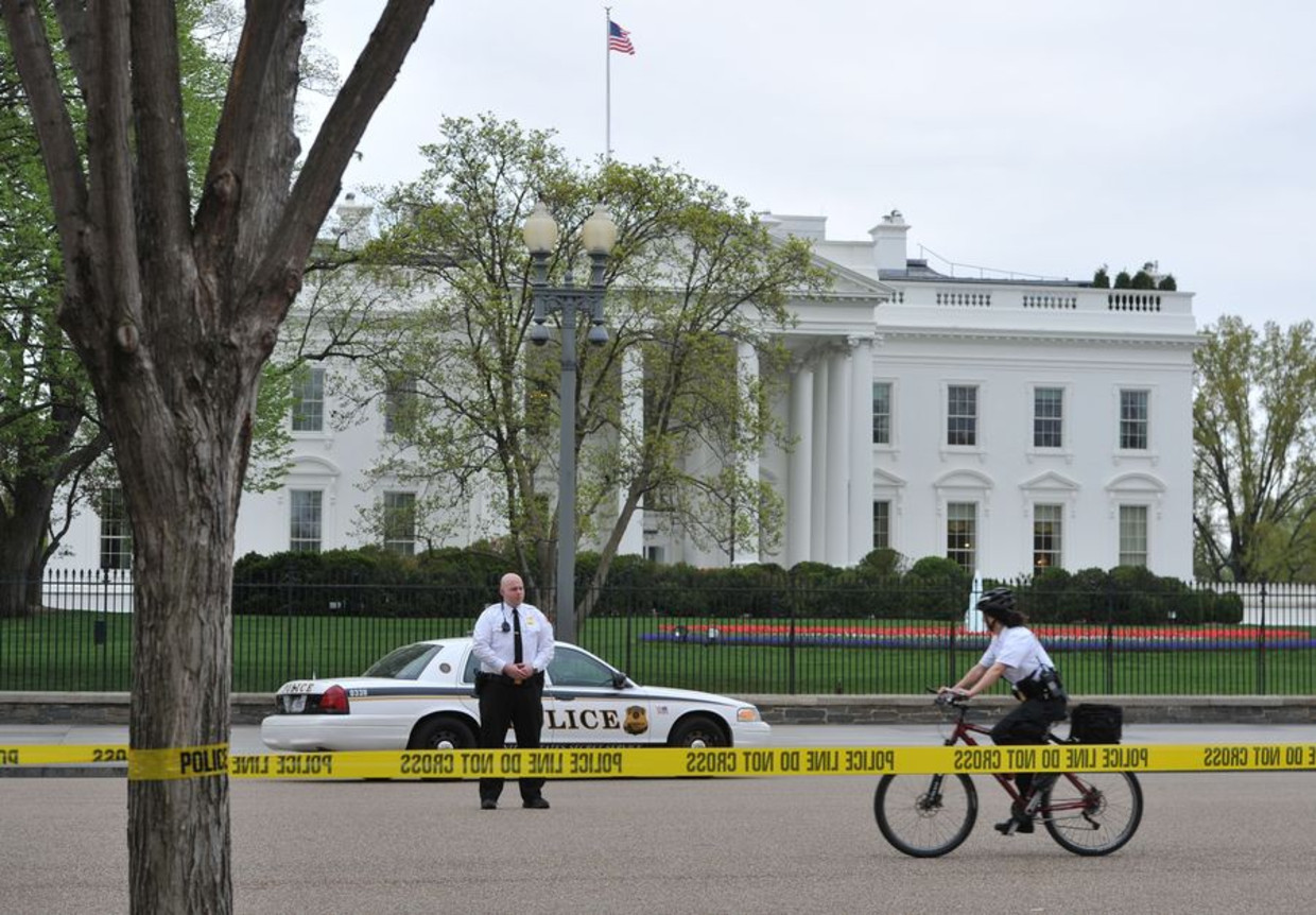 Extra beveiliging voor het Witte Huis in Washington. Beeld afp