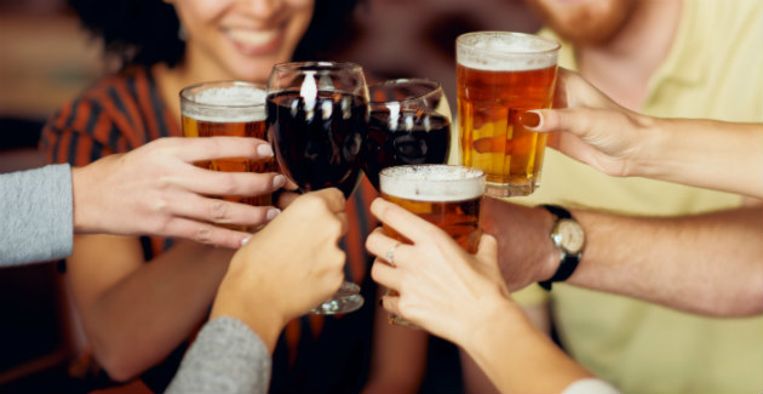 essay Kwaadaardige tumor Vergelijken Libelle Legt Uit: is wijn nu echt gezonder dan bier? | Libelle