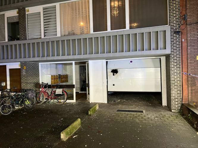 Voorgevel woning vernield in Deurne na explosie