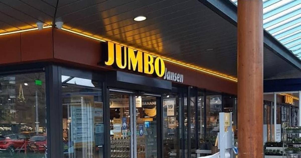 Politie houdt verdachte met vuurwapen aan na overval op supermarkt Arnhem.