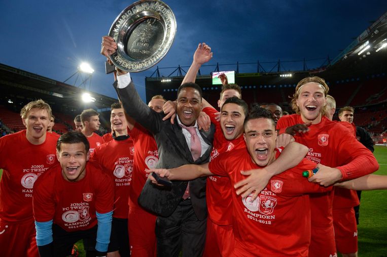 Patrick Kluivert in 2012, nadat Jong Twente de Beloften Eredivisie heeft gewonnen Beeld Hollandse Hoogte