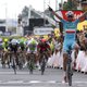 Nibali wint tweede etappe en verovert geel
