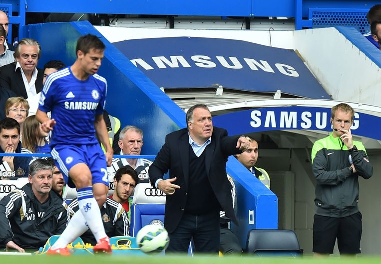 Dick Advocaat tijdens de wedstrijd tegen Chelsea. Beeld afp