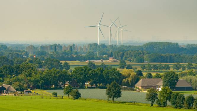 Hilvarenbeek drukt op pauzeknop voor regionaal wind- en zonneparken BV
