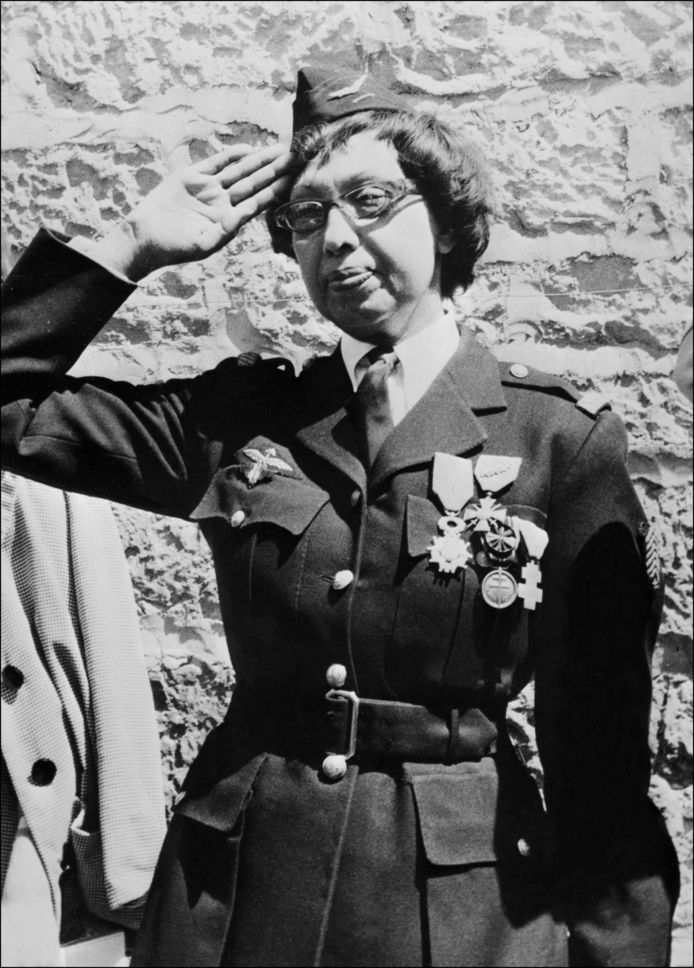 Joséphine Baker a reçu la Légion d'Honneur et la croix de guerre en 1961.