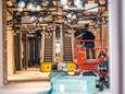 Nog even hard werken in de De Gruyter Passage in Arnhem, waar negen winkelunits worden vervangen door een modewarenhuis van NewYorker. De roltrappen naar de nieuwe bovenverdieping in de passage zijn al aangebracht.