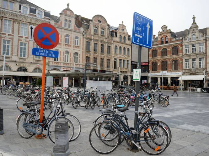 “NMBS bekijkt of we enkele honderden tijdelijke stallingen kunnen plaatsen op perron B”, zegt schepen Dessers (Groen)