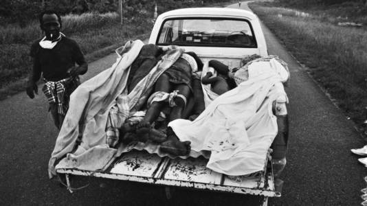 Dertien lijken werden eind 1986 aangetroffen in de buurt van het geboortedorp van opstandelingenleider Brunswijk in Oost-Suriname.