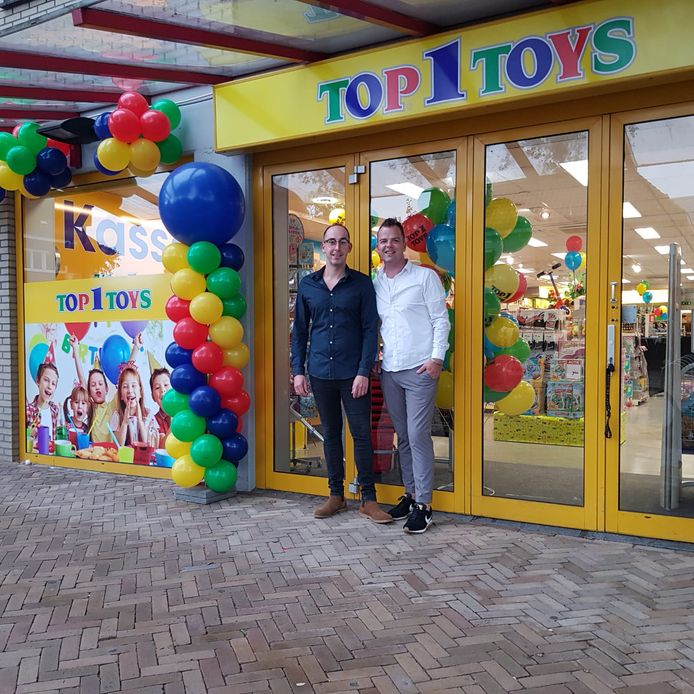 Reflectie Schoolonderwijs omroeper Hengeloërs openen nieuwe speelgoedwinkel in Nijverdal | Hellendoorn |  tubantia.nl