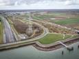 Een lege A58 door afsluiting van de Vlaketunnel, rechts schuifelt het verkeer naar de Vlaketunnel.
