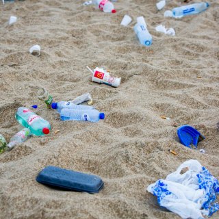 Een handvol bedrijven bepaalt de hoeveelheid plasticafval op aarde