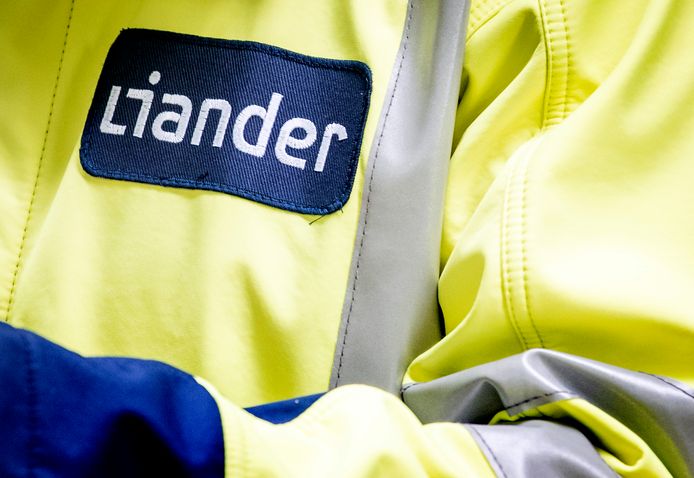 Netbeheerder Liander is bij Heerewaarden aanwezig in verband met een gaslek.