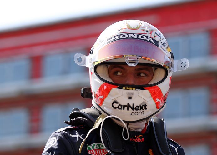 Max Verstappen op het circuit in Silverstone.