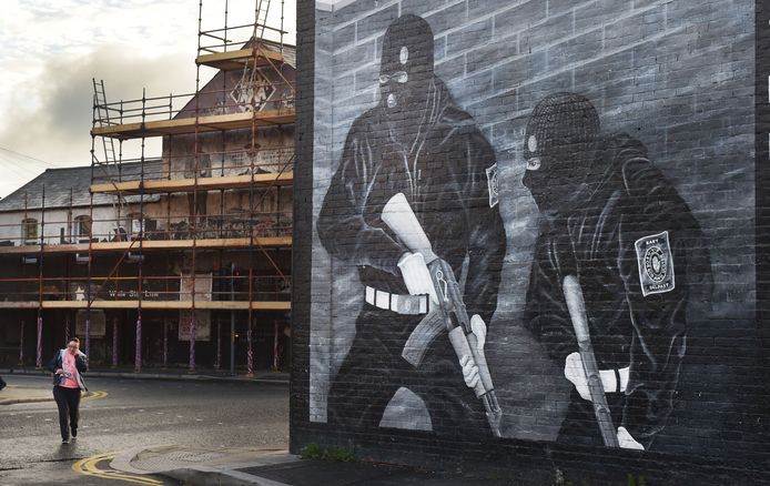 Een paramilitaire muurschildering in Belfast, opgedragen aan de Ulster Volunteer Force.