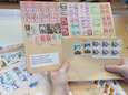 Oude postzegels dreigen over twee jaar niks meer waard te zijn: “100.000 verzamelaars zijn geld én hobby kwijt” 