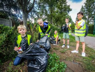 “Wij zijn de Groene Ridders”: vijf Brugse vriendjes (9 jaar) ruimen samen afval op