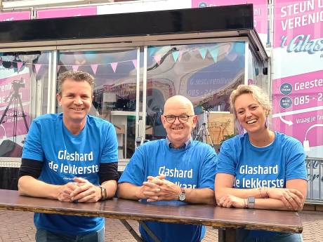 Glazen huis Geesteren knipoog naar nieuw gemeentehuis in Tubbergen: ‘Ons Glashoes kost geen 11 miljoen’