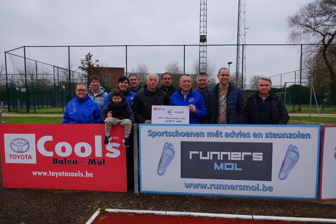 Vabco Mol overhandigde een cheque aan Help Brandwonden Kids