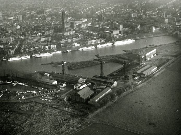 Het ASM-terrein op Stadsblokken, gefotografeerd vanuit de lucht op 14 november 1978.