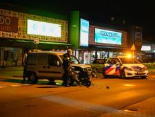Gewonde en veel schade bij aanrijding Woonboulevard Almelo