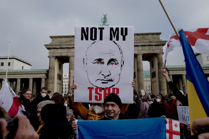 Bij de protesten wordt Poetin ook vaak vergeleken met de tsaren, de keizers die voordat de Sovjet-Unie bestond het land regeerden.