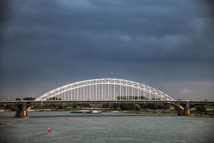 De Waalbrug bij Nijmegen.