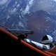 Tesla Roadster van Elon Musk maakt eerste baan rond de zon
