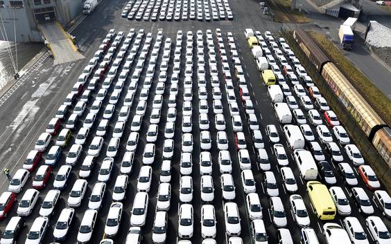‘Einde van gouden decennium’: beurzen in het rood door recessieangst