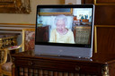 Afgelopen week deelde Buckingham Palace deze foto van Elizabeth. Ze verwelkomde ambassadeurs in het paleis via een videogesprek vanuit Windsor Castle.