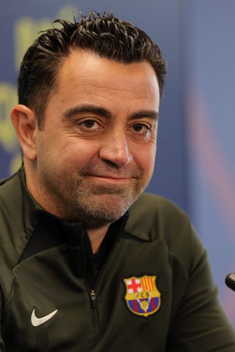 Xavi komt terug op zijn besluit en bevestigt langer verblijf bij FC Barcelona: ‘Project is nog niet klaar’