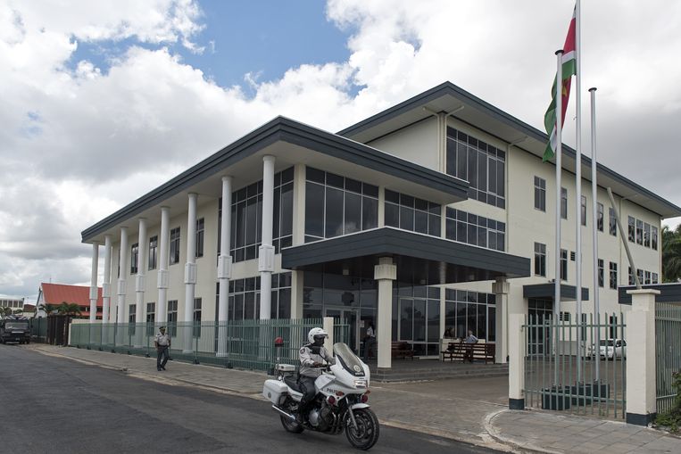 Het gerechtsgebouw in Paramaribo, waar de aanslag werd gepleegd. Ook de krijgsraad zetelt hier.  Beeld ANP /  ANP