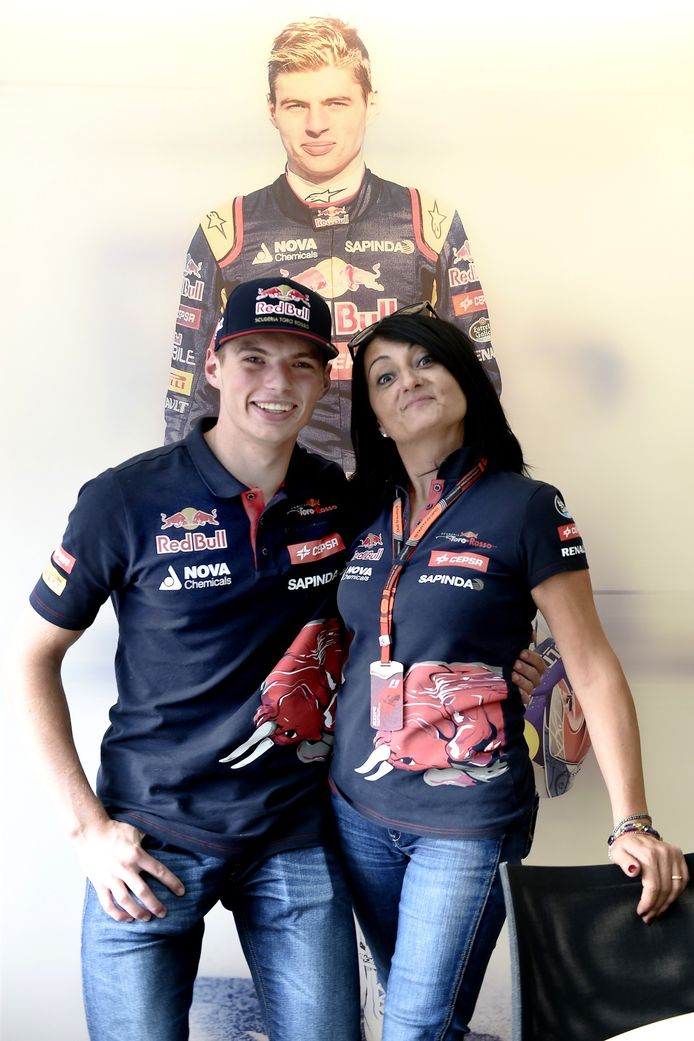 De tweede moeder Max waakt over de jongeling | Formule 1 | AD.nl